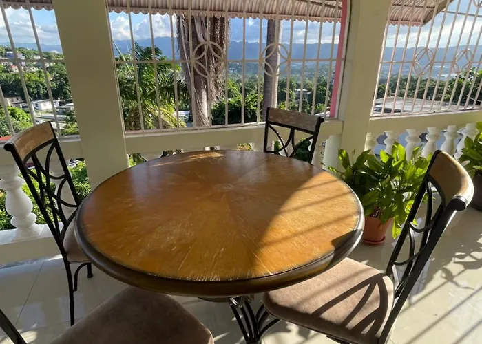 Three Palm Guest house *